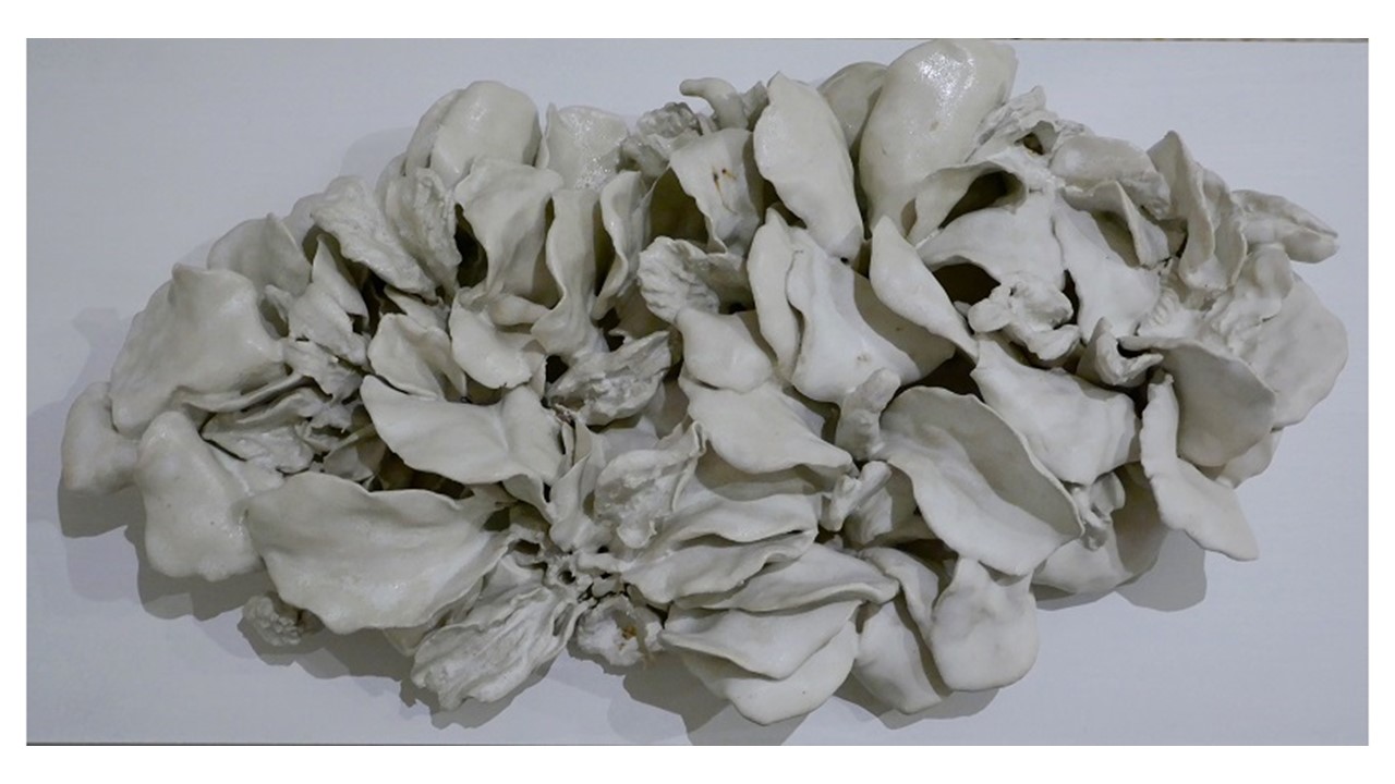 "Untitled (Vanitas 1)", 2020. Ceramics (glazed stoneware). 7 x 46 x 27 cm. Freijo Gallery, 2020.