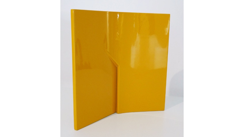 "Imposible 2", 2012, repainted in lacquer in 2021.25 x 24 x 6 cm. Freijo Gallery, 2022.
