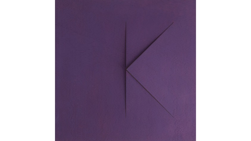 K, "Abecedario", 2021. Lámina de contrachapado de madera cortada a láser, tensada y pintada al óleo. 39,3 x 39,3 cm