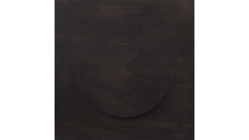 U,  "Abecedario", 2021. Lámina de contrachapado de madera cortada a láser, tensada y pintada al óleo. 39,3 x 39,3 cm