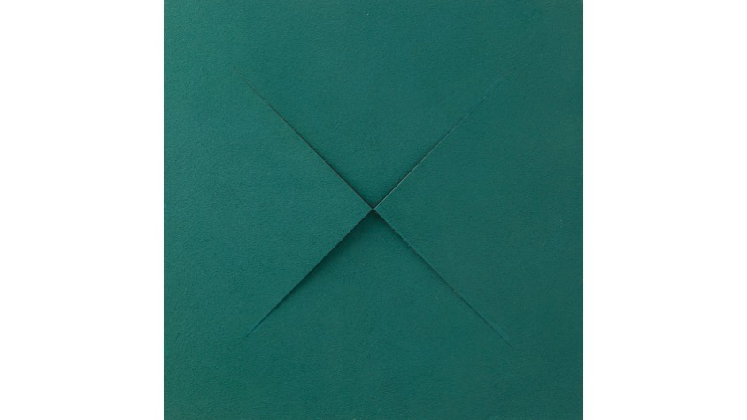 X,  "Abecedario", 2021. Lámina de contrachapado de madera cortada a láser, tensada y pintada al óleo. 39,3 x 39,3 cm