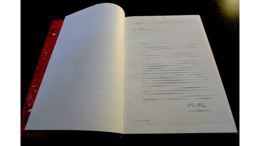 "VIAJE AL VACÍO / NO VACÍO", 1982                                                          
Libro de artista/Partitura a partir de una carta. 35 x 23,5 x 1 cm.  "Tot caminante entre idees" colaboración Estrany-de la Mota y Galería Freijo.