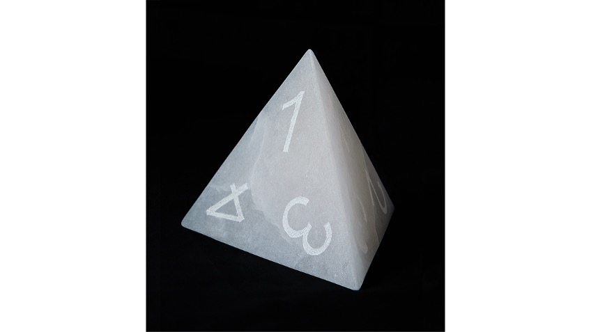 "The clouds (Tetrahedron)", 2023. 15,5x17,5x17,5cm.