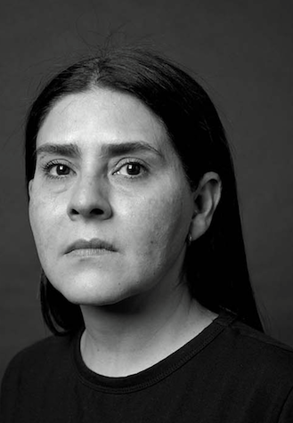Gina Arizpe recibe el Premio a las Artes UANL 2021