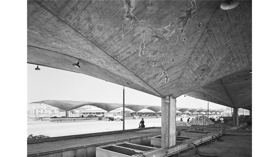Salas Portugal. Arquitecto Félix Candela, Mercado de Jamaica, ca. 1955. 41 x 58 cm