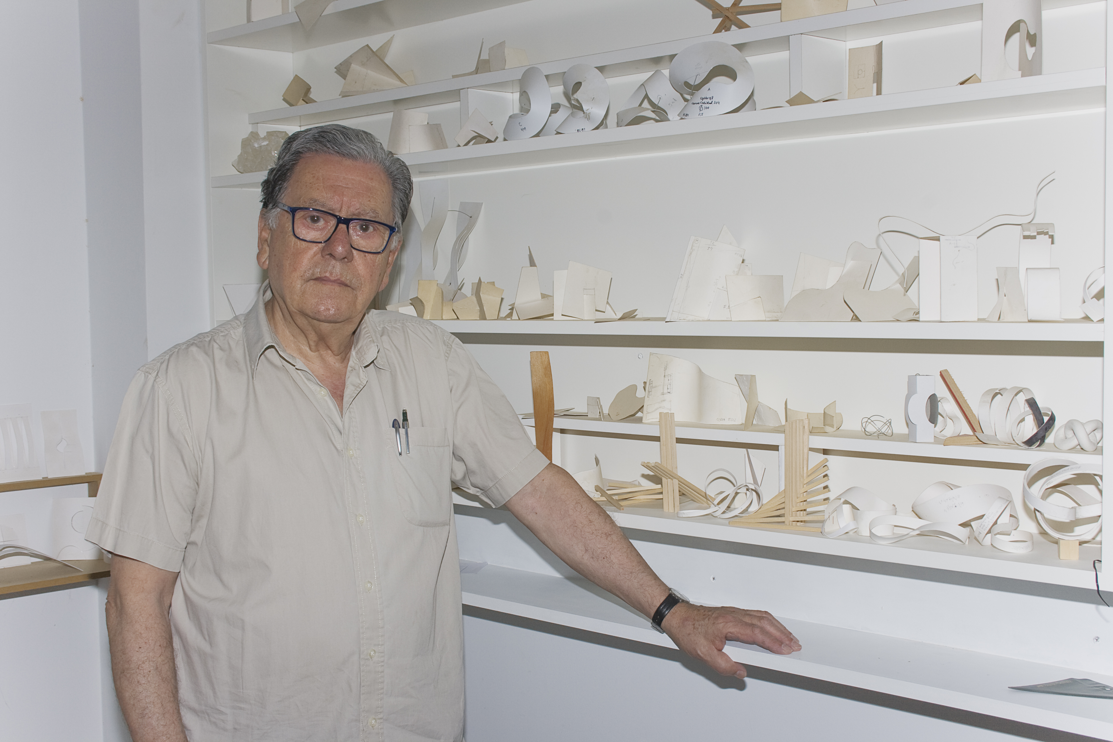 Juan Cuenca en su estudio